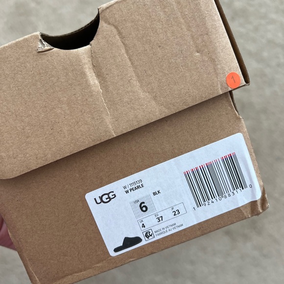 NIB Pearle UGGplush™ Scuff Slipper Black Size 6 - Picture 5 of 5